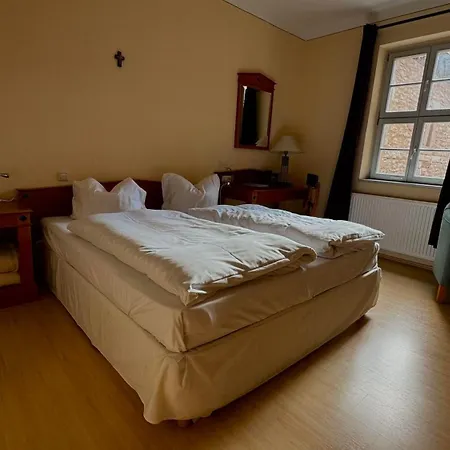 Stiftung Kloster Und Memleben Отель типа 